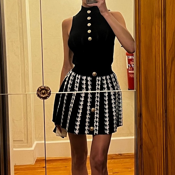 Elegant Black and White Buttoned Skirt and top (Jessica bars set) - Picture 4 of 7